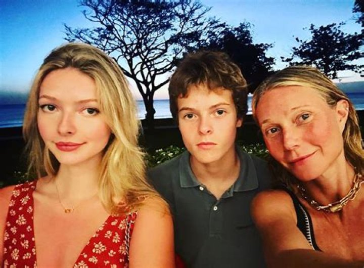 
Who is Apple Martin? How old is She? 