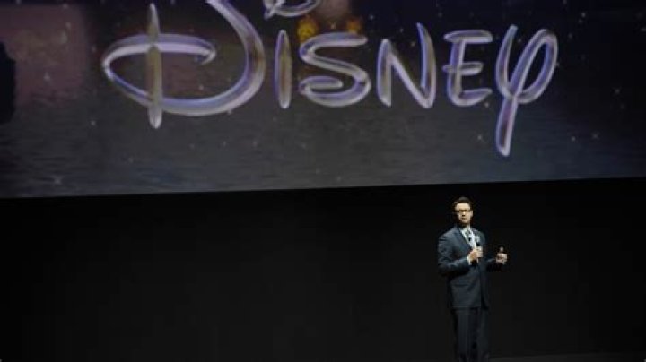 
Who is Dave Hollis? Tributes pour in as former Disney exec and motivational author dies at 47 