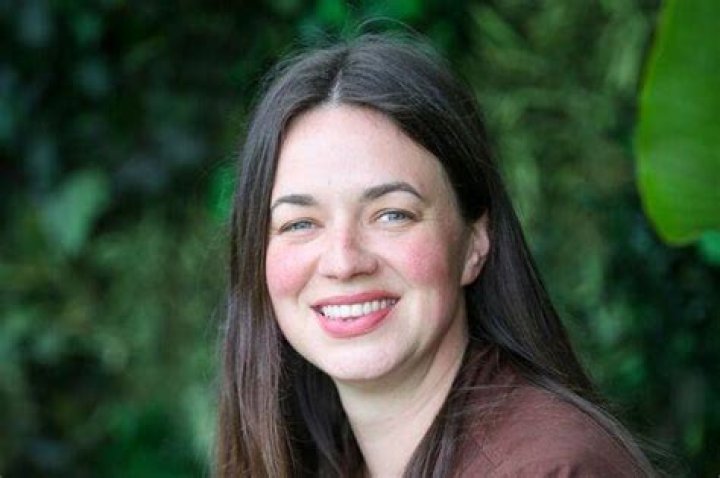 
Who Is Frances Tophill Partner? Details We Know About The Author’s Romantic Life 