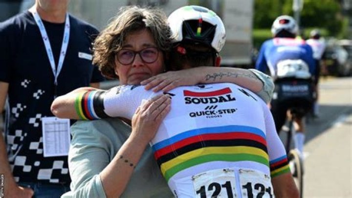 
Who is Gino Mäder, 26-year-old cyclist dies from crash down ravine during Tour de Suisse 