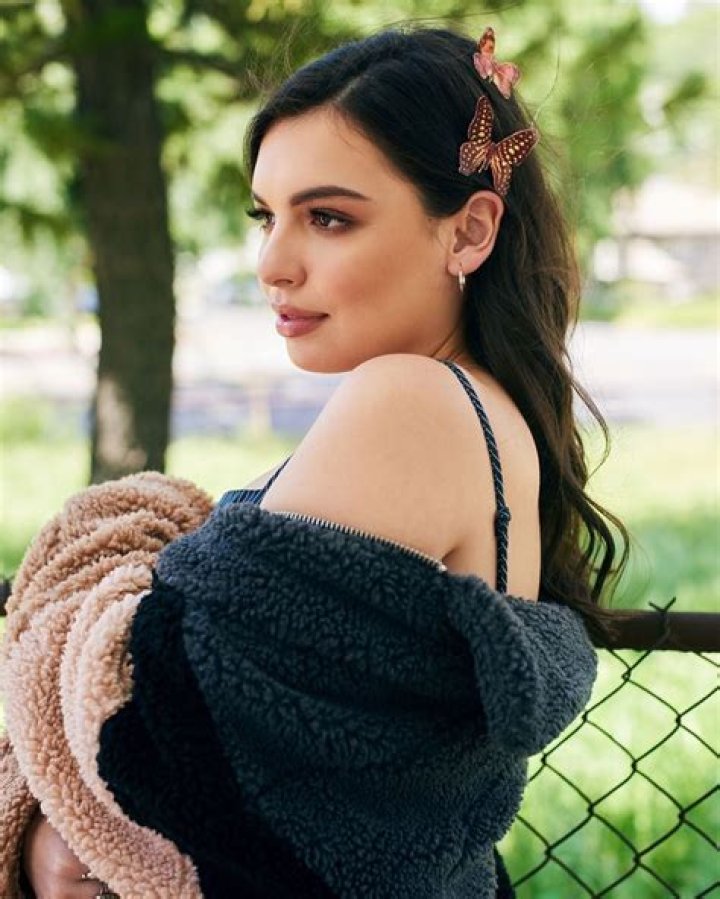 
Who is Isabella Gomez? Age, Measurements, Boyfriend, Parents 