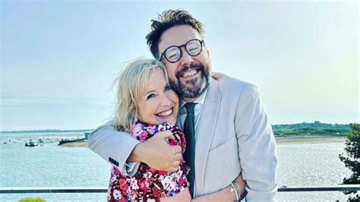 
Who Is Jon Kay’s Wife, Francesca Kasteliz? Married Life Explored 