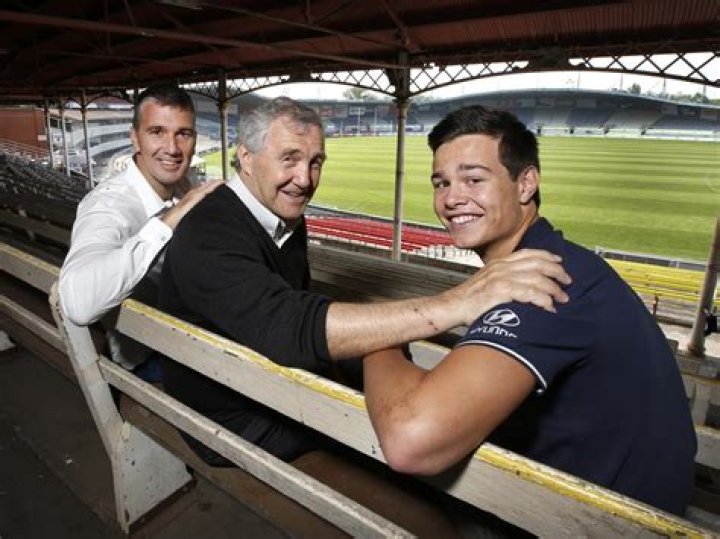 
Who Is Kayla La Manna? AFL’s Jack Silvagni and Long Term Partner Dial Down On The PDA 