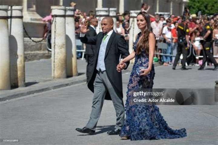 Who Is Mariana Luccon? Meet The Shy, Pretty Wife Of Roberto Carlos!