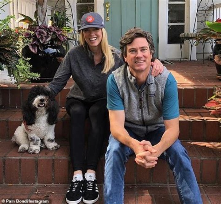 
Who Is Pam Murphy Husband? 