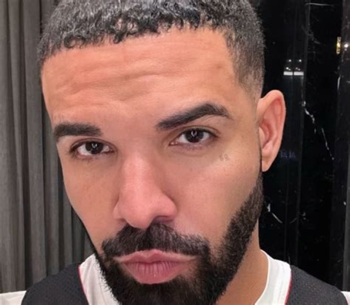 
Who Is Subway Papi aka pinnymh TikTok? Fans React To Drake New Look-Alike 