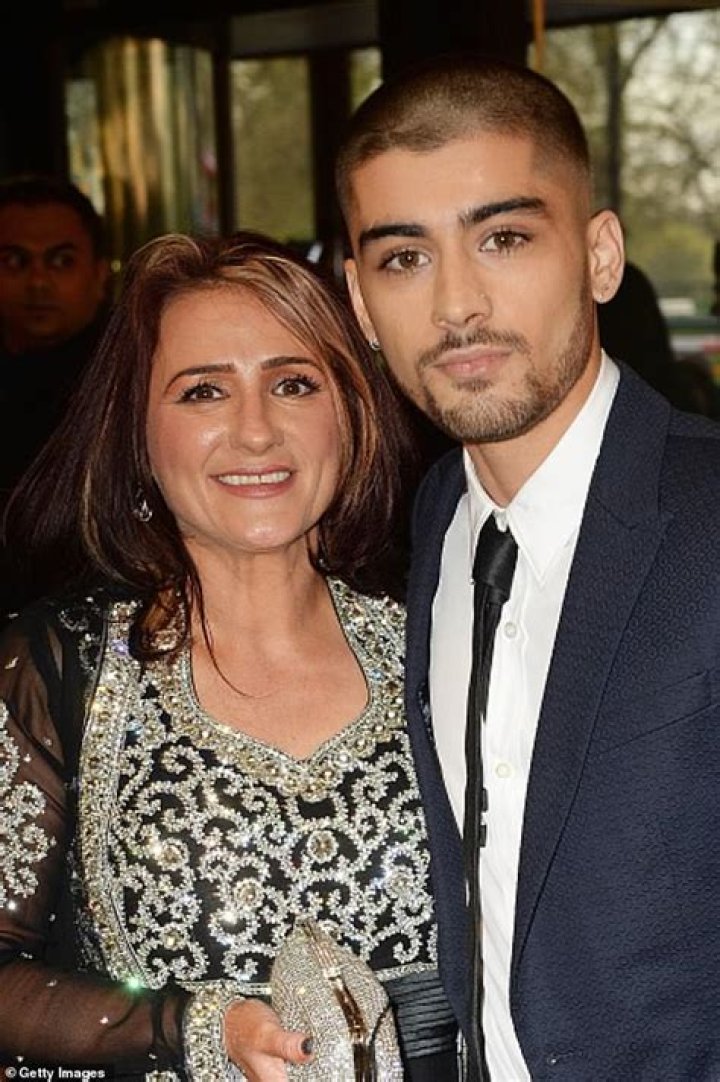 
Who Is Umran Malik Wife? Everything On Parents Nationality And Current Residence 