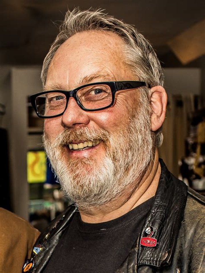 
Who Is Vic Reeves’ Wife, Nancy Sorrell? All We Know About His Love Life 
