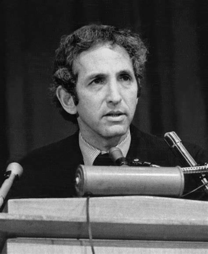 
Who was Daniel Ellsberg, Cause of death, net worth, age, relationship, career, family and more 