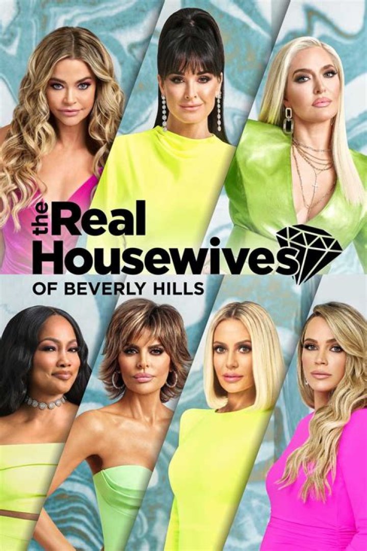 
Why did Lisa Rinna leave The Real Housewives of Beverly Hills? 