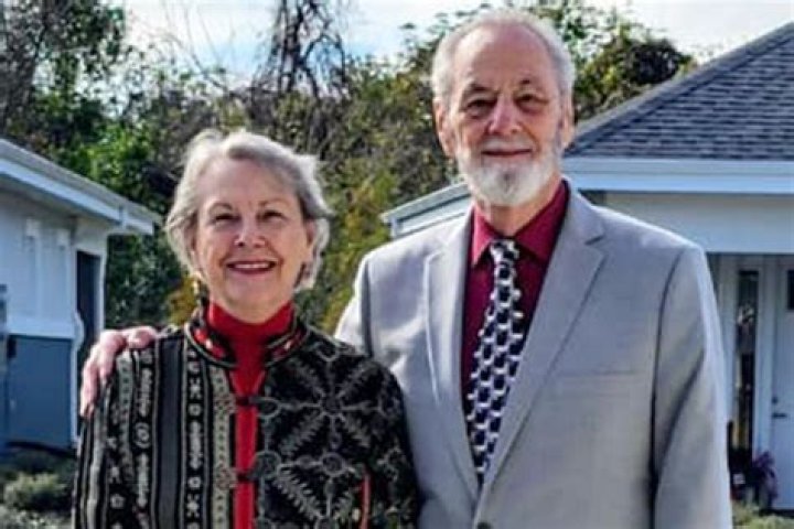 
Woman in Custody After ‘Ruthless’ Alleged Murders of Elderly Couple at Fla. Retirement Community 