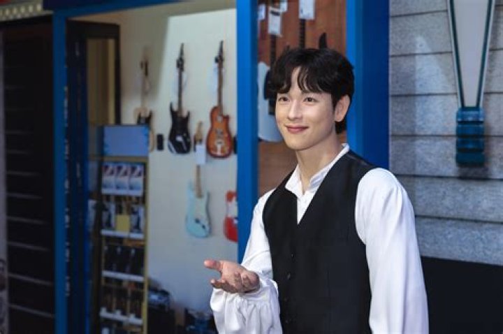 Yim Si Wan Height, Weight, Net Worth, Age, Birthday, Wikipedia, Who, Instagram, Biography
