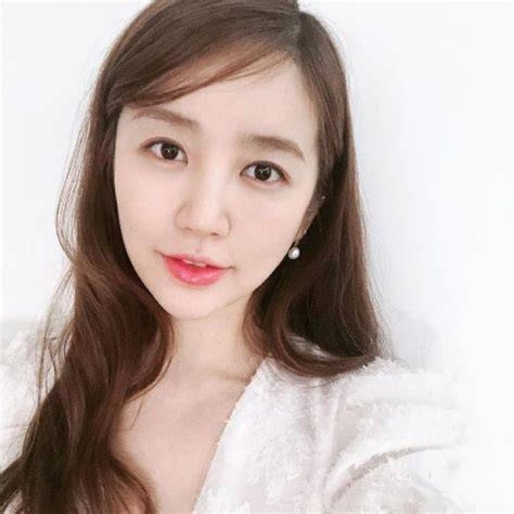 Yoon Eun-hye Height, Weight, Net Worth, Age, Wiki, Who, Instagram, Biography