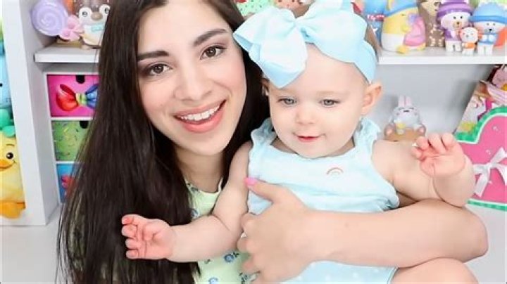 Youtuber Moriah Elizabeth Has A Baby As She Reveals In Her New Vide