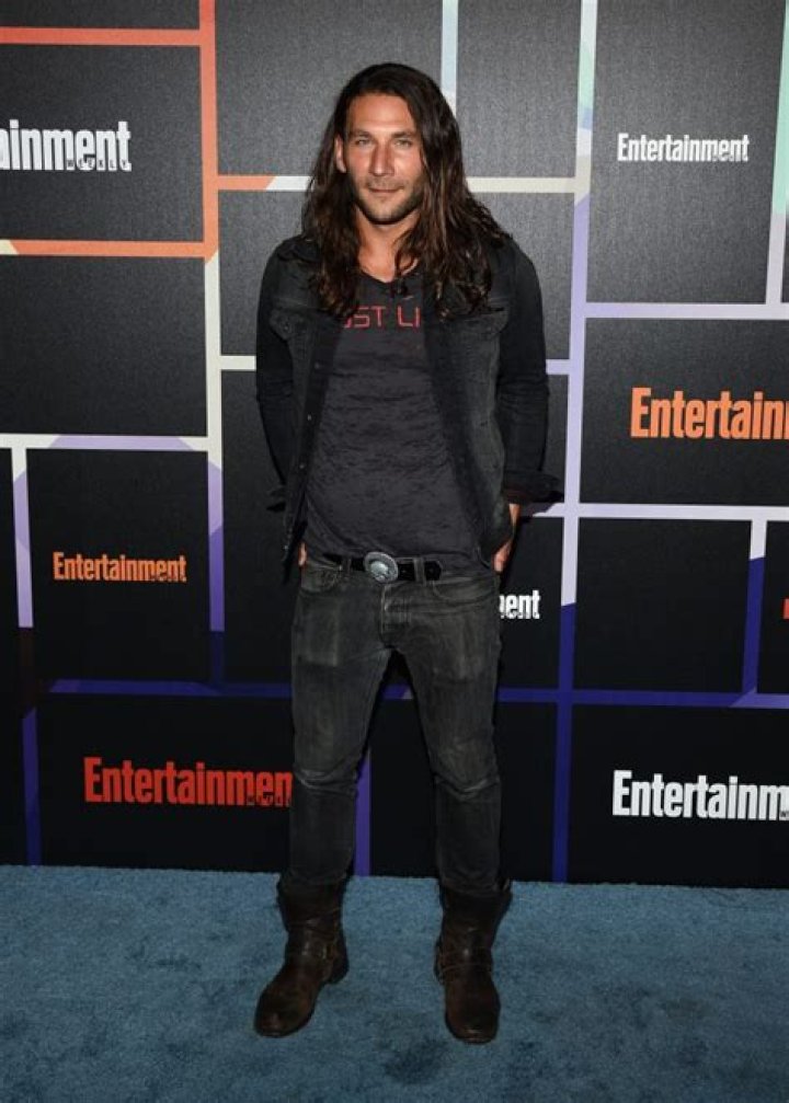 
Zach McGowan Height, Weight, Net Worth, Age, Birthday, Wikipedia, Who, Nationality, Biography 