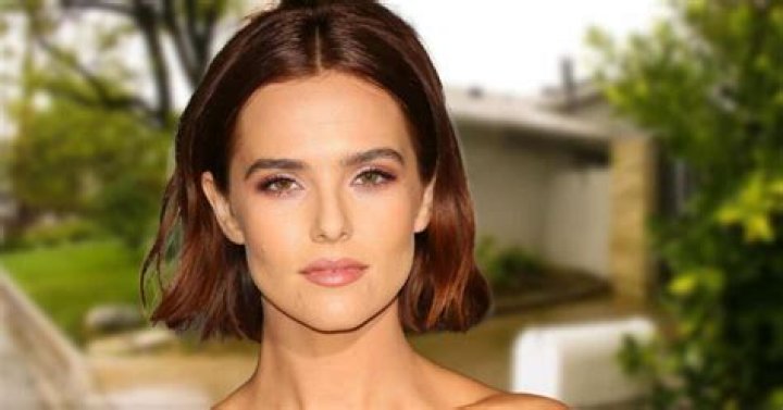 Zoey Deutch Height, Weight, Net Worth, Age, Wiki, Who, Instagram, Biography