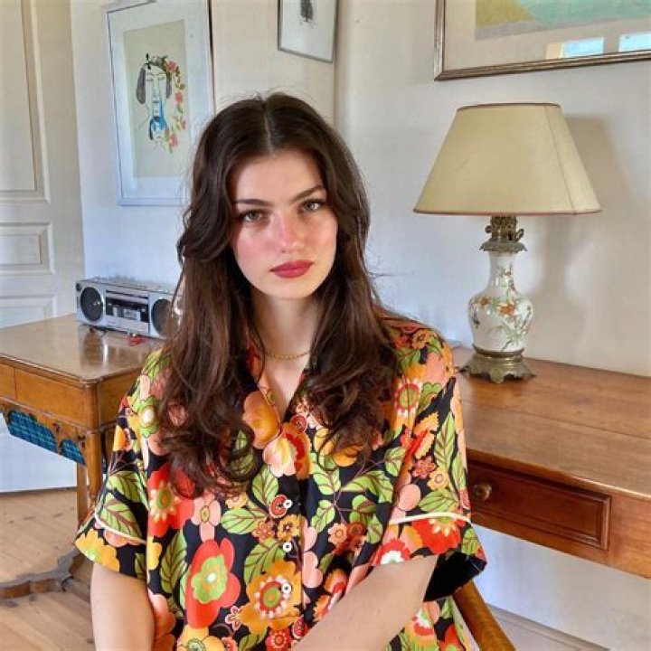 
Zoia Mossour Height, Weight, Net Worth, Age, Birthday, Wikipedia, Who, Instagram, Biography 